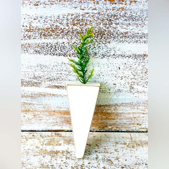 Col House Other - *White Wooden Deco Carrot